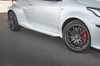 Street Pro Seitenschweller passend für Toyota GR Yaris Mk4 schwarz matt Hochglanz + Flaps