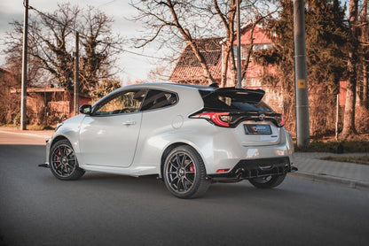 Street Pro Seitenschweller passend für Toyota GR Yaris Mk4 schwarz matt Hochglanz + Flaps