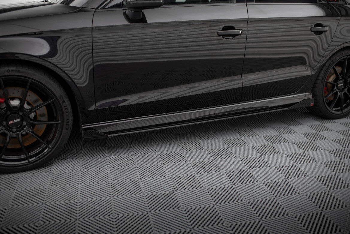 Street Pro Seitenschweller V.1 passend für Audi RS3 Limousine 8V FL schwarz matt + Hochglanz Flaps