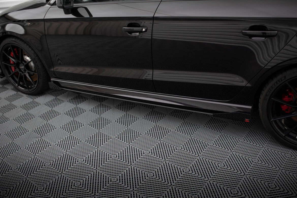 Street Pro Seitenschweller V.1 passend für Audi RS3 Limousine 8V FL schwarz matt + Hochglanz Flaps