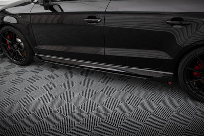 Street Pro Seitenschweller V.1 passend für Audi RS3 Limousine 8V FL schwarz matt + Hochglanz Flaps
