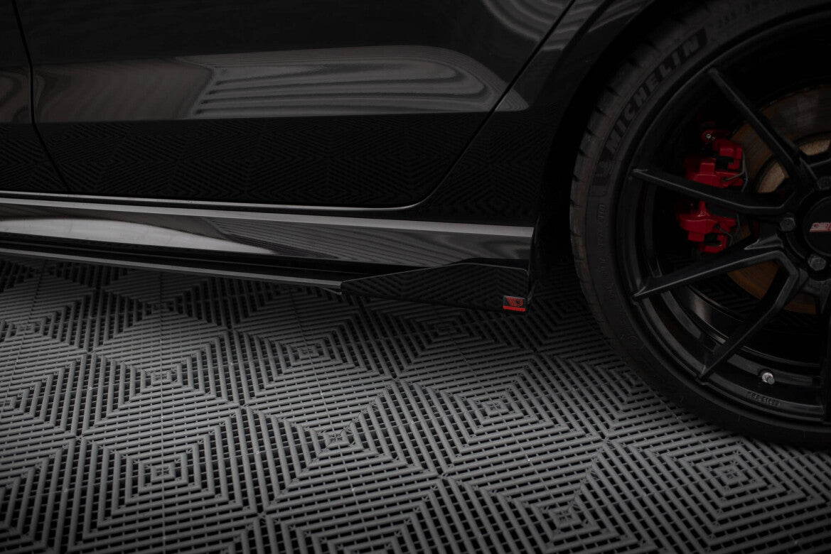 Street Pro Seitenschweller V.1 passend für Audi RS3 Limousine 8V FL schwarz matt + Hochglanz Flaps