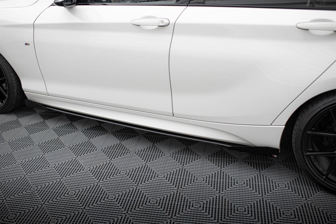 Street Pro Seitenschweller V.2 passend für BMW 1er F20 M135i / M140i / M-Paket schwarz matt + Hochglanz Flaps